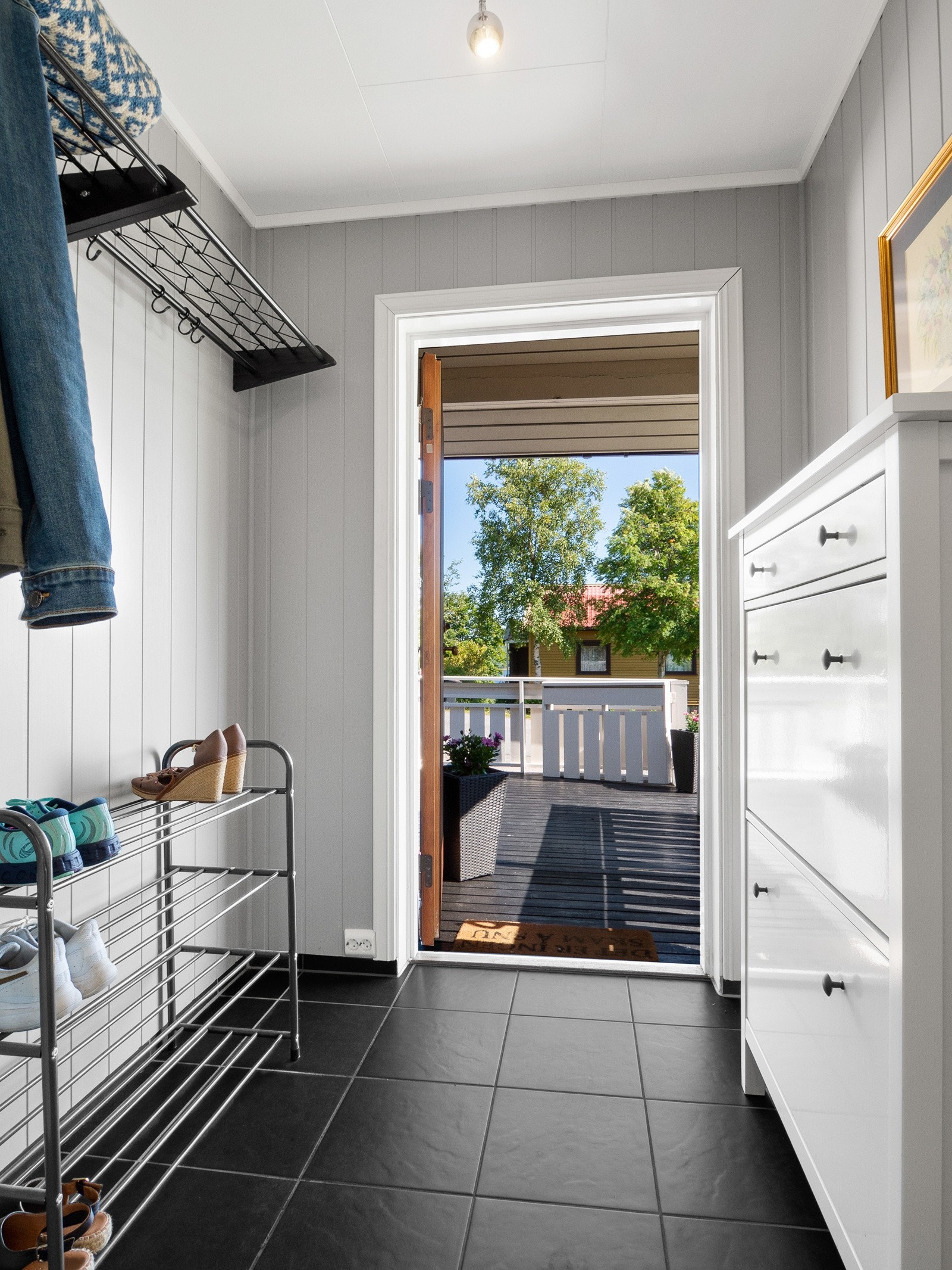 Vindfanget har fliser med gulvvarme Galleribilde