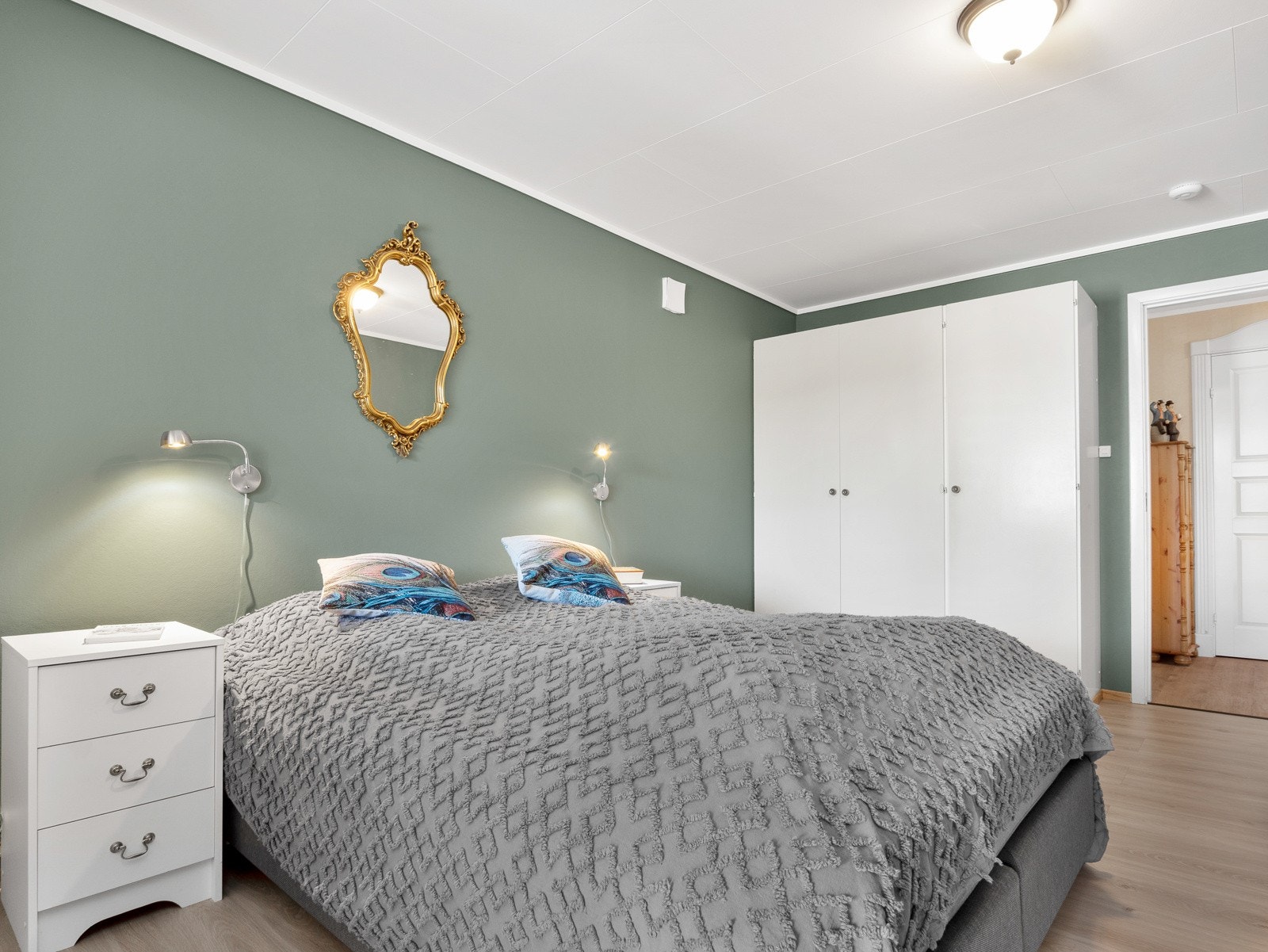 Soverommet er holdt i en behagelig farge Galleribilde