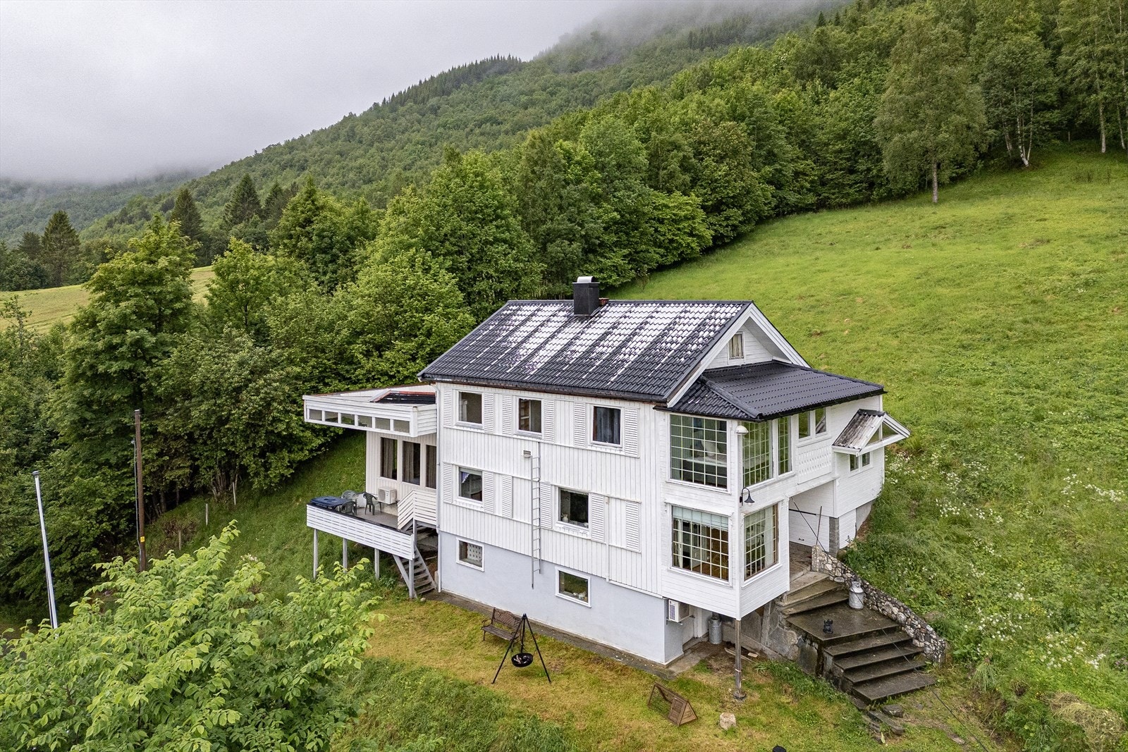 Heimdal Eiendomsmegling v/Kim A. Høybakken ønsker velkommen til Valsøyfjordvegen 516 Galleribilde