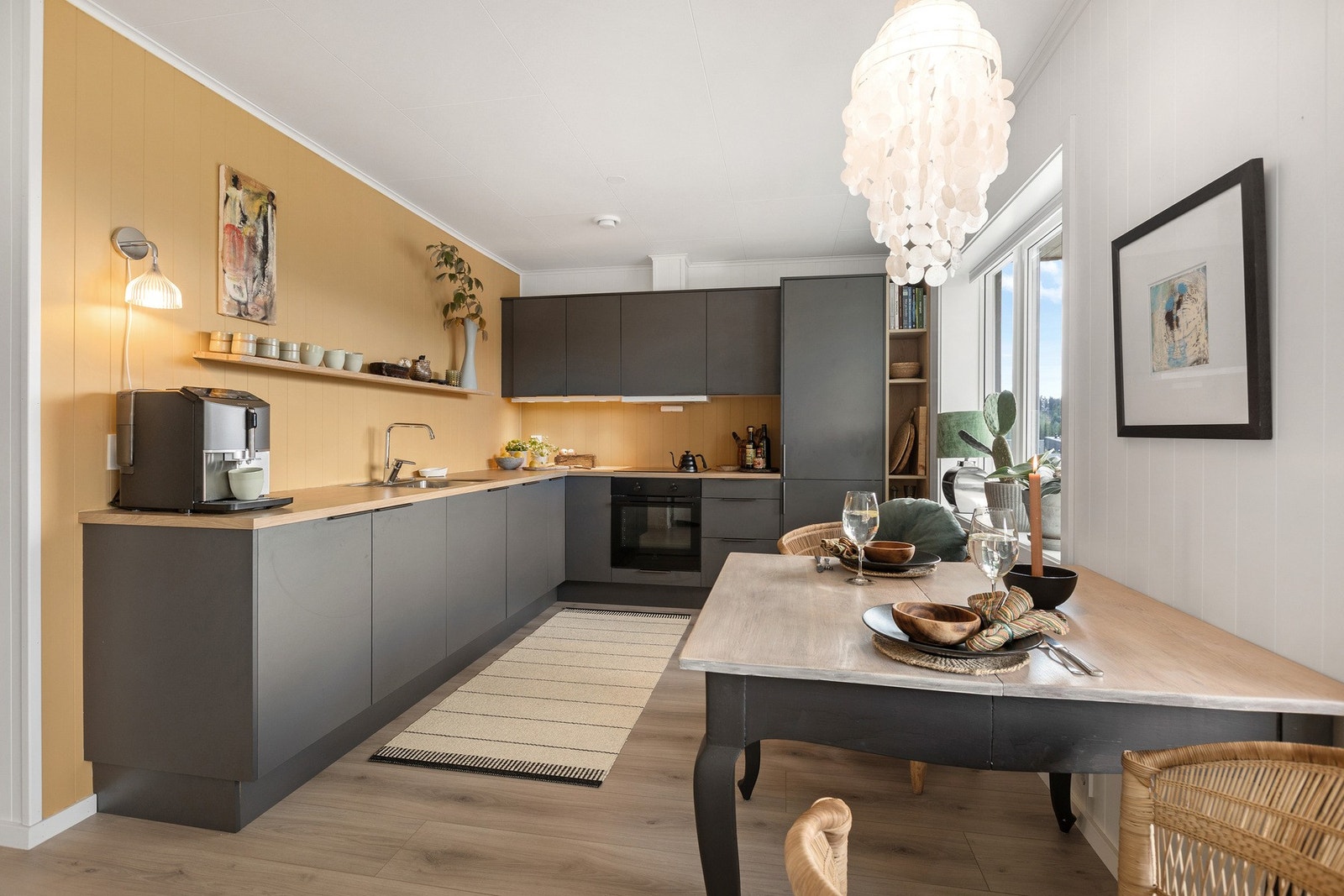 Stilig kjøkken i moderne stil Galleribilde