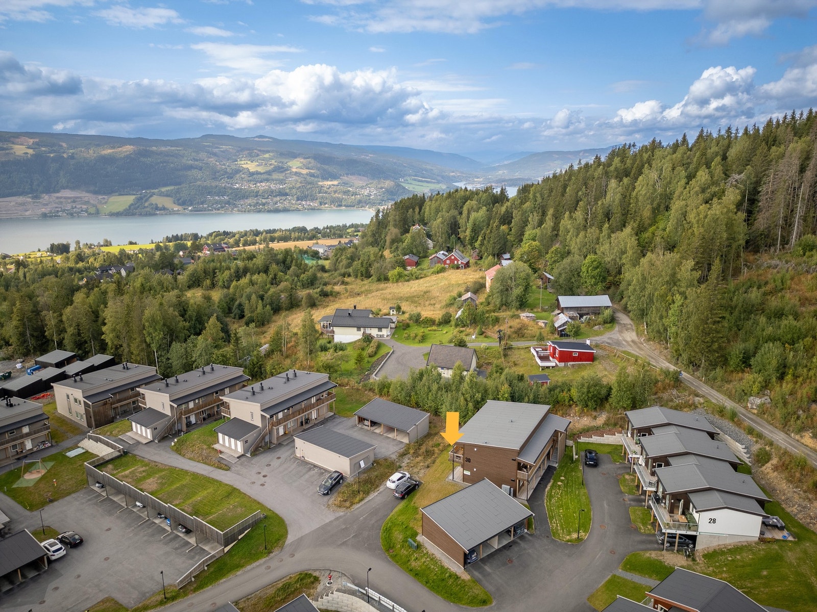 Fine turområder i umiddelbar nærhet, oppkjørte skiløyper inn mot Søre Ål marka. Galleribilde