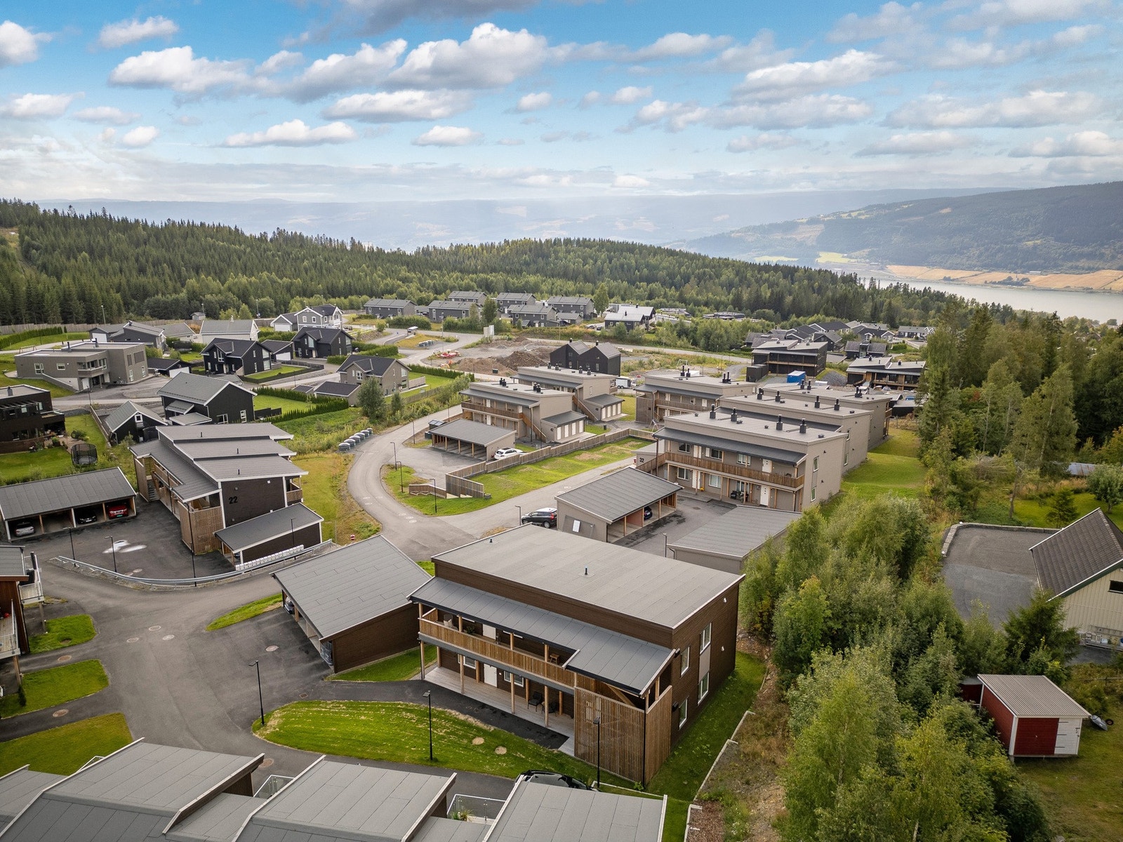 Bussen går oppom Galterudfeltet med egen busstopp i starten av feltet Galleribilde