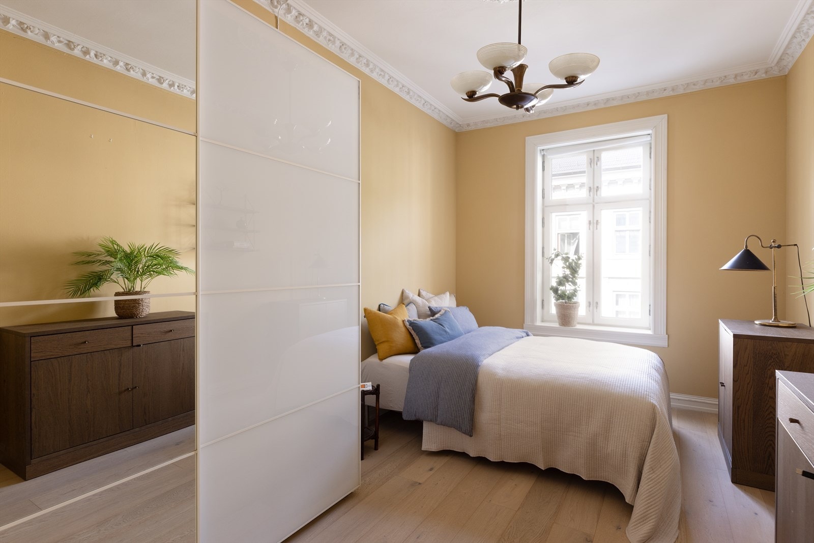 Hovedsoverommet oppleves som romslig og luftig. Galleribilde