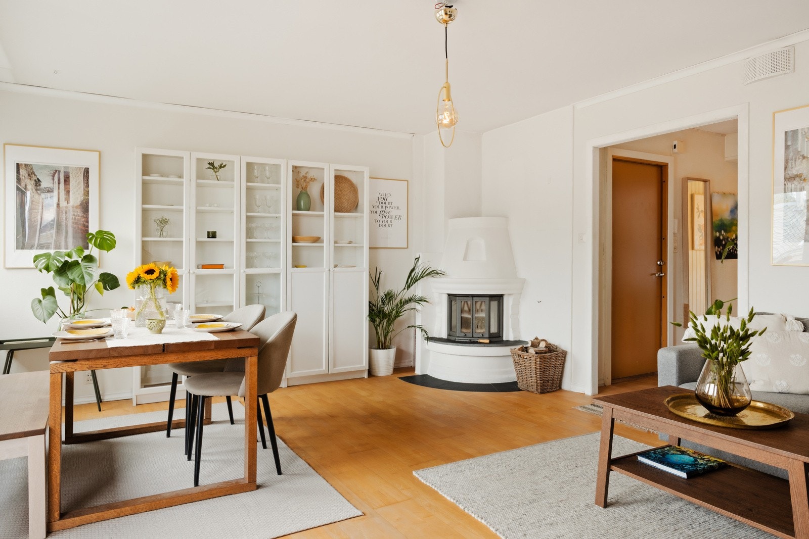 Eiendomsmegler / Salgsleder / Partner Ken Martin Wigand presenterer Nattlandsveien 52B Galleribilde