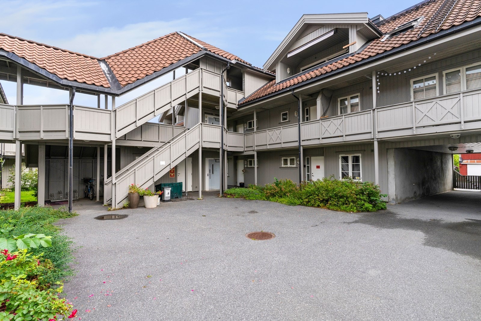 Bakgård Galleribilde