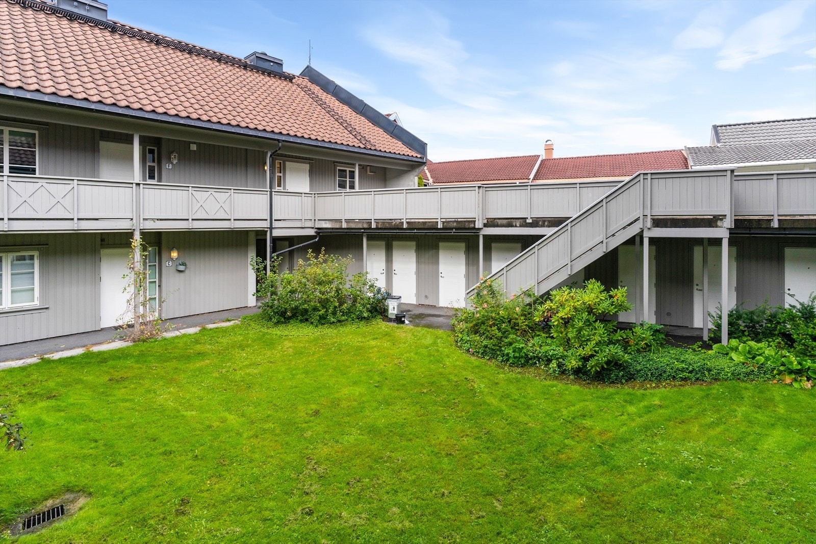 Utvendig sportsbod. Galleribilde