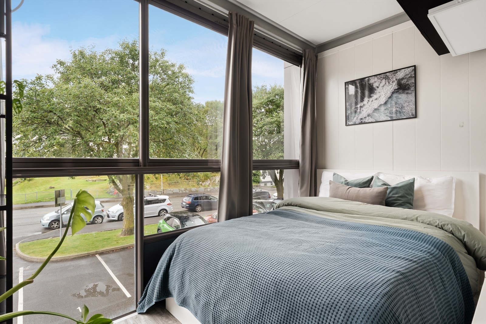 Vinduene skyves enkelt opp. så her får man godt med luft. Galleribilde