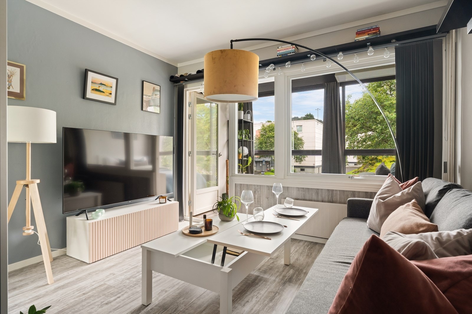 Store vinduer sørger for et fantastisk naturlig lysinnslipp! Galleribilde