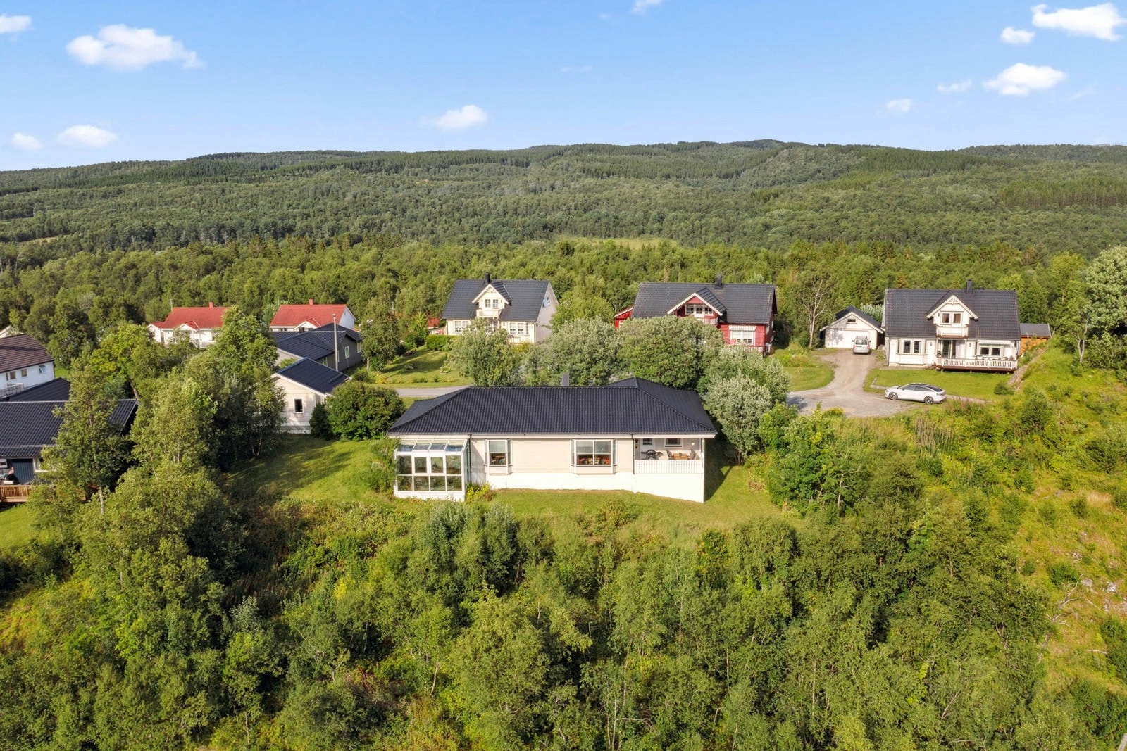 Fantastisk beliggenhet i enden av blindvei - ingen gjennomgangstrafikk Galleribilde