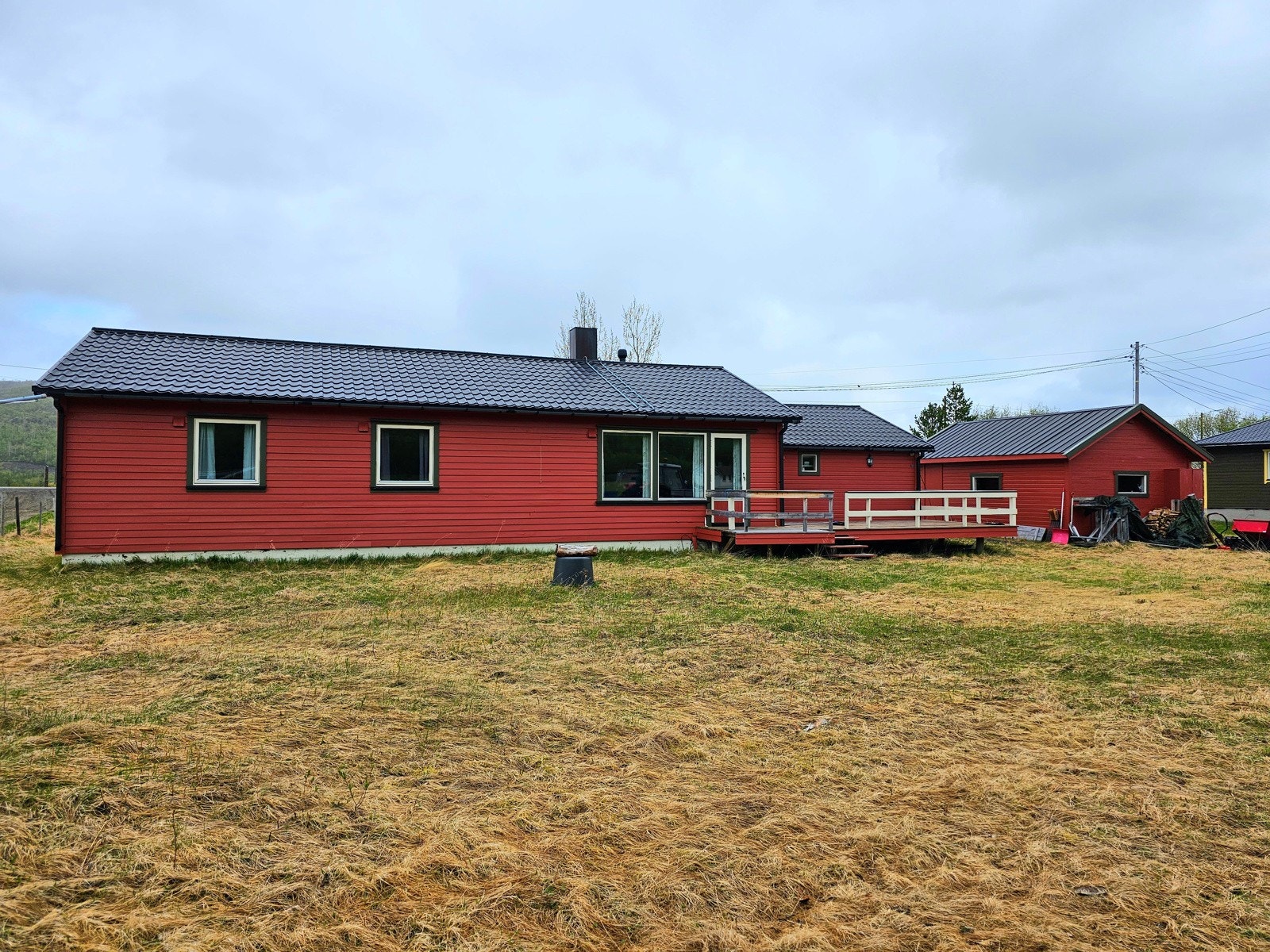 Det er opparbeidet en stor hage Galleribilde