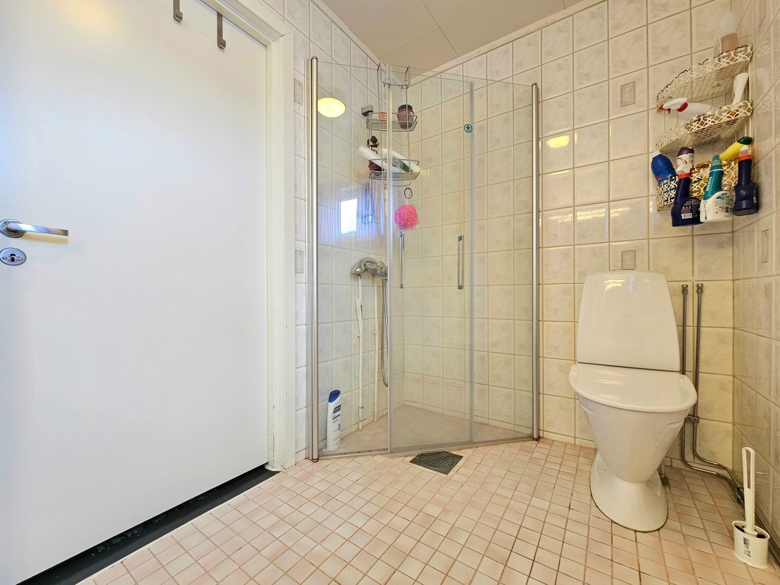 Bad med dusjhjørne Galleribilde