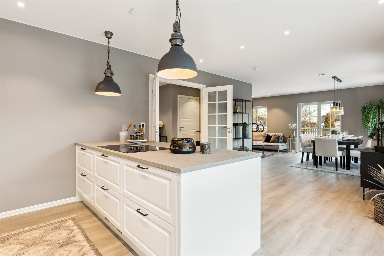 Lampene over kjøkkenøy medfølger Galleribilde