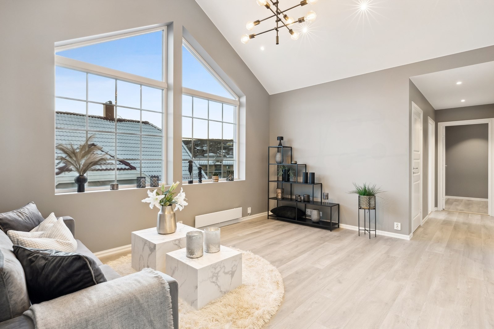 For et rom! Takhøyden i loftstuen måler 367 cm opp til bjelken Galleribilde