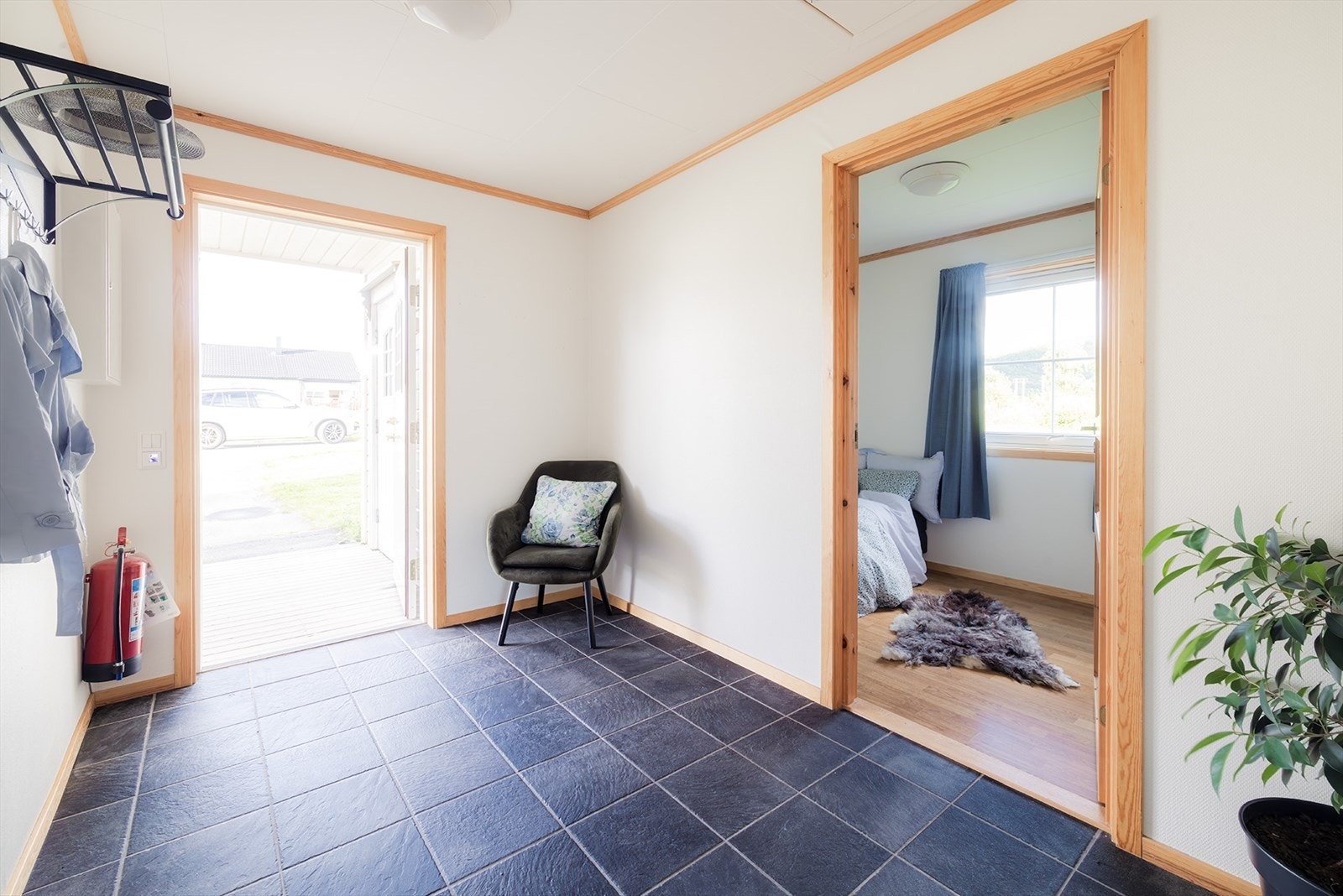 Varmekabler i gangen, stue, kjøkken, og bad. Galleribilde