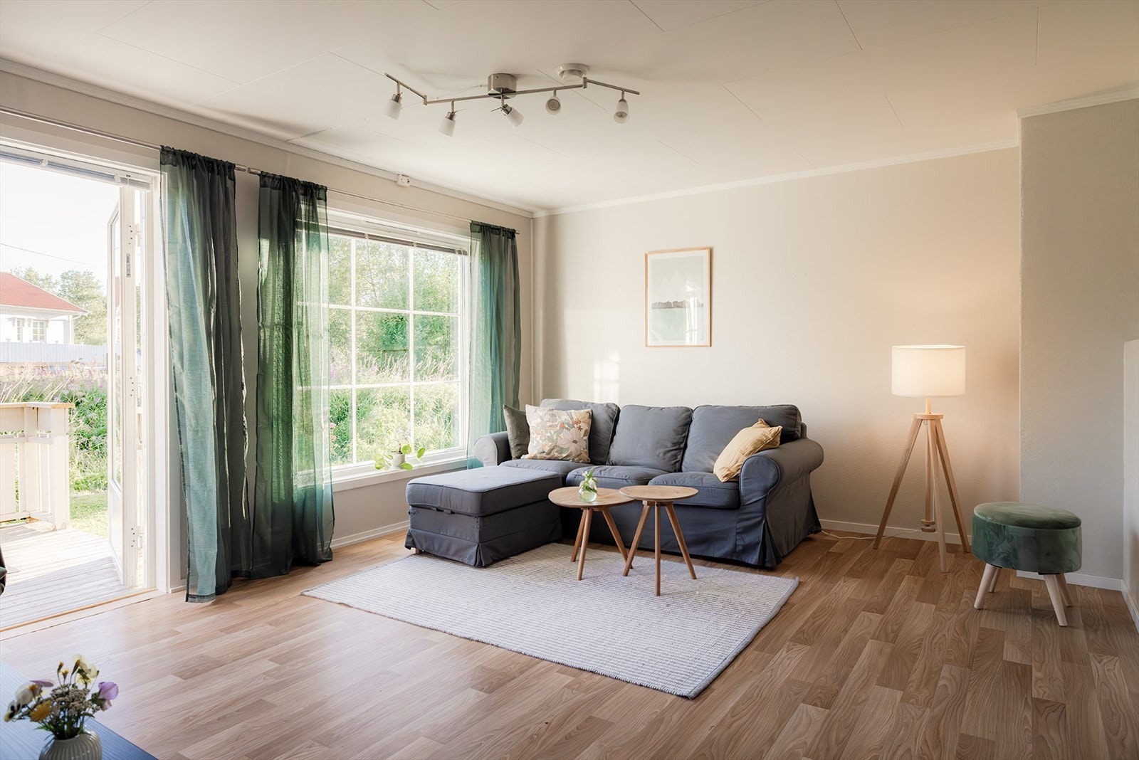 Utgang fra stuen til terrasse Galleribilde