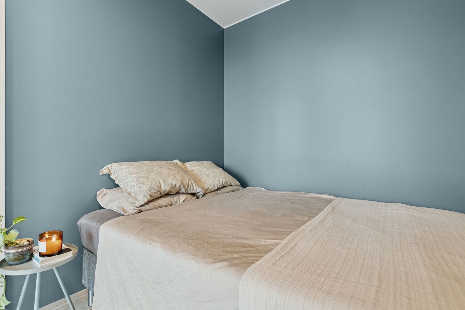 Soverom av god størrelse på 8,5 kvadratmeter. Galleribilde