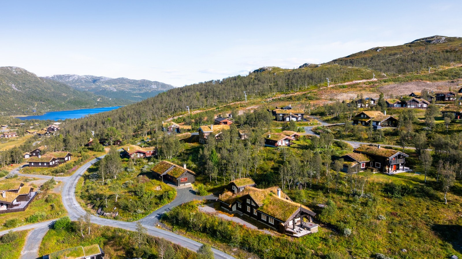 PrivatMegleren har gleden av å presentere Austare Vierli 71 - Lekker hytte fra 2015 med flott beliggenhet på Vierli. Galleribilde