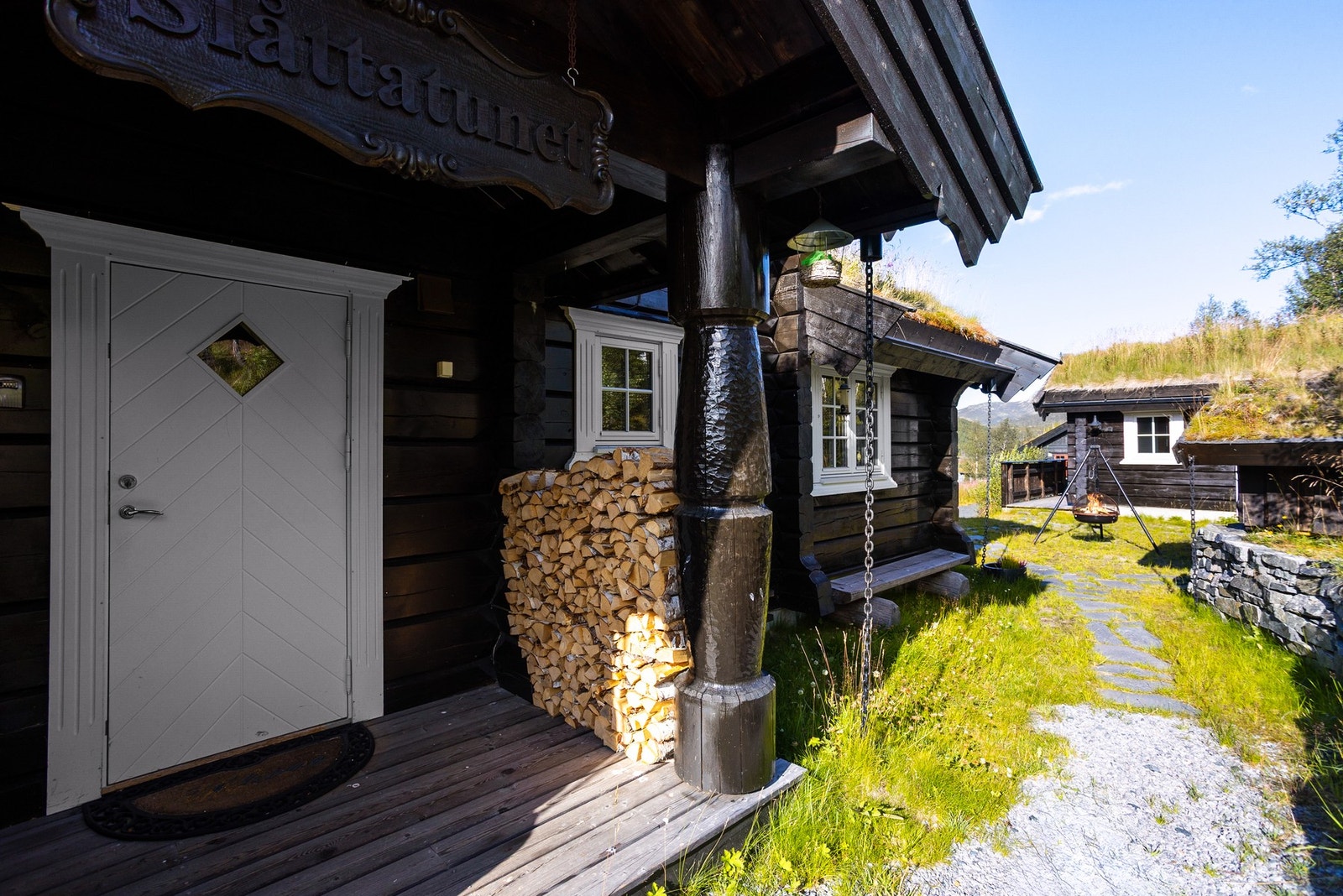 Overbygget inngangsparti Galleribilde