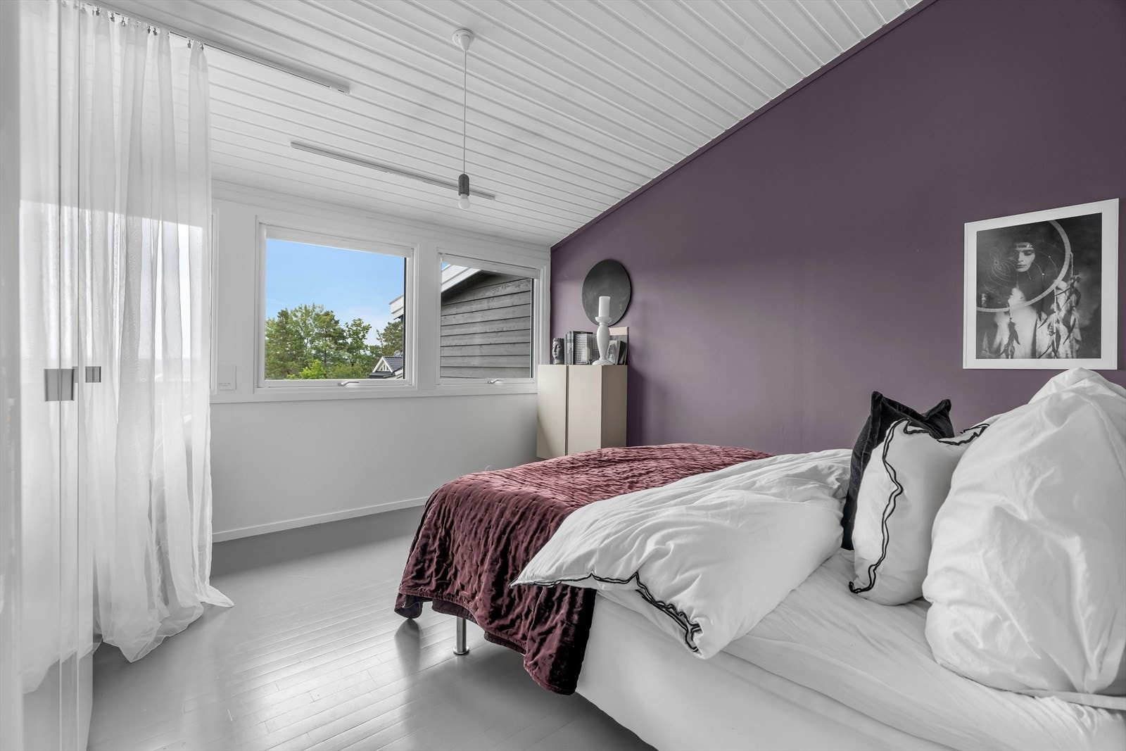 Hovedsoverom - med god plass til dobbeltseng og garderobeskap. Galleribilde