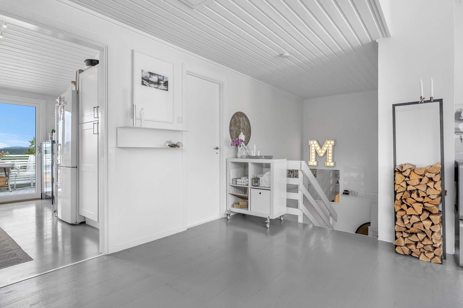 Inngang til kjøkken og hovedsoverom. Galleribilde