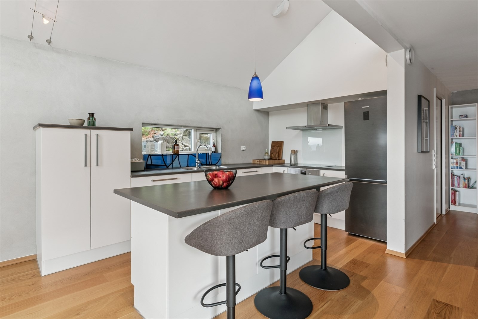 Kjøkkenet har innredning fra JKE design Galleribilde