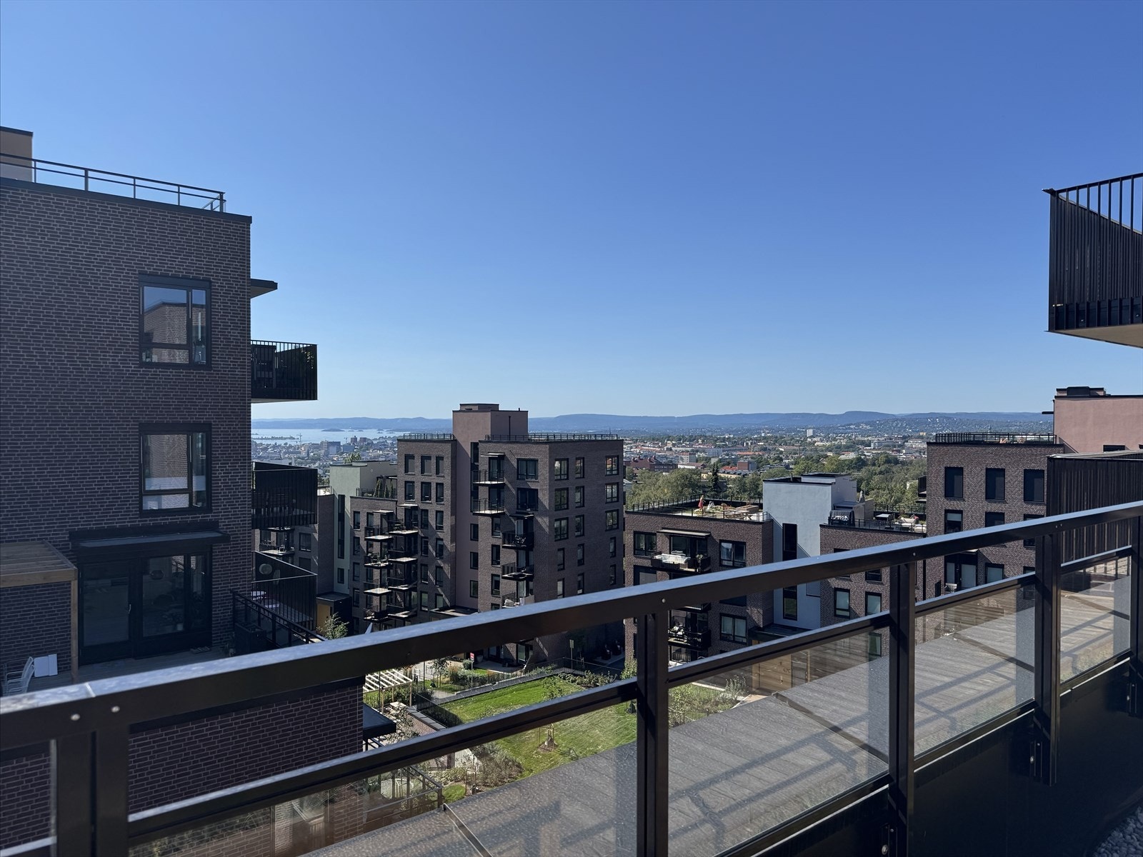 En av flere felles takterrasser. Galleribilde