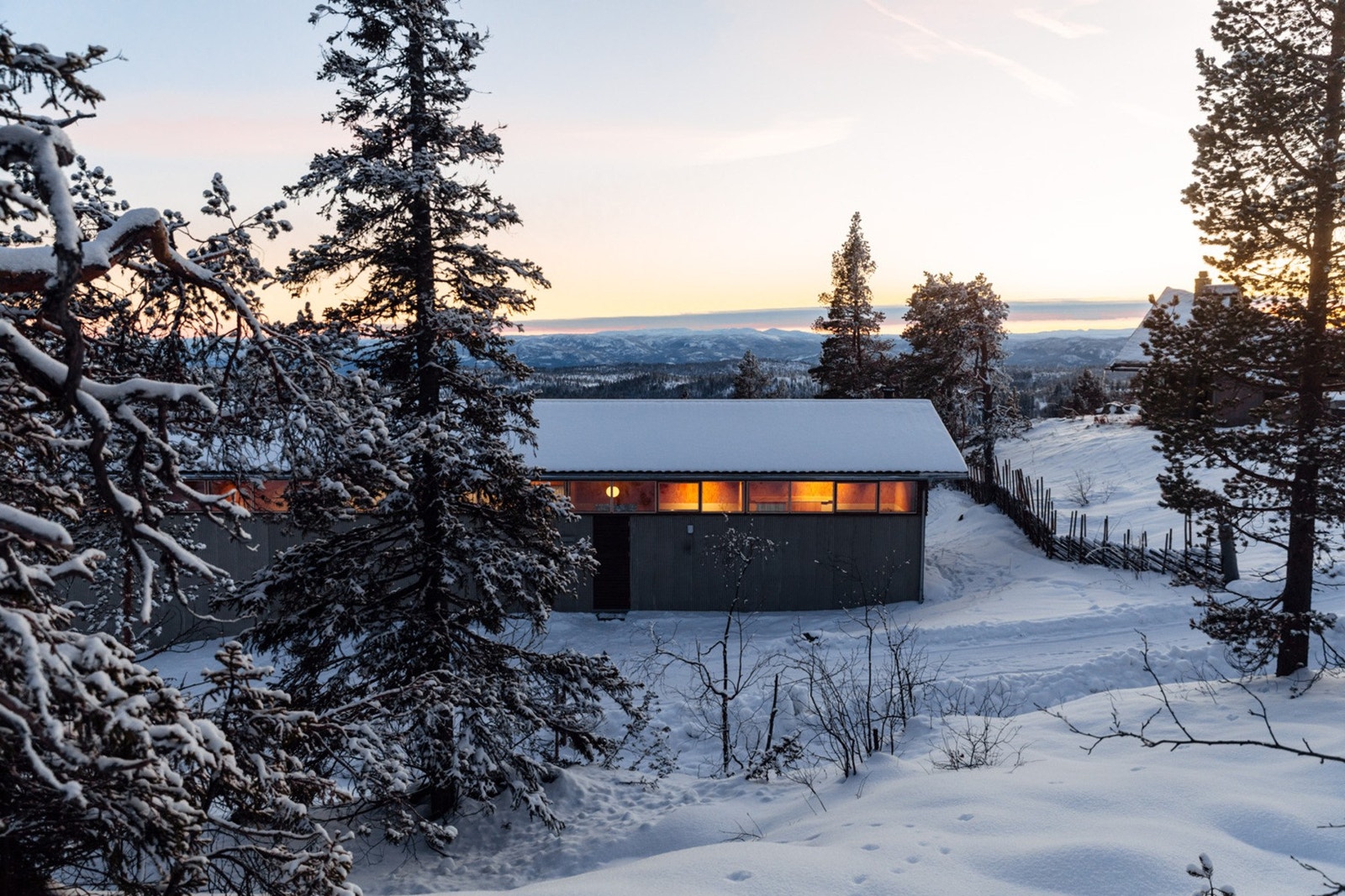 Velkommen til din hyttedrøm kun ca 1 time og 40 minutter fra Oslo. Galleribilde