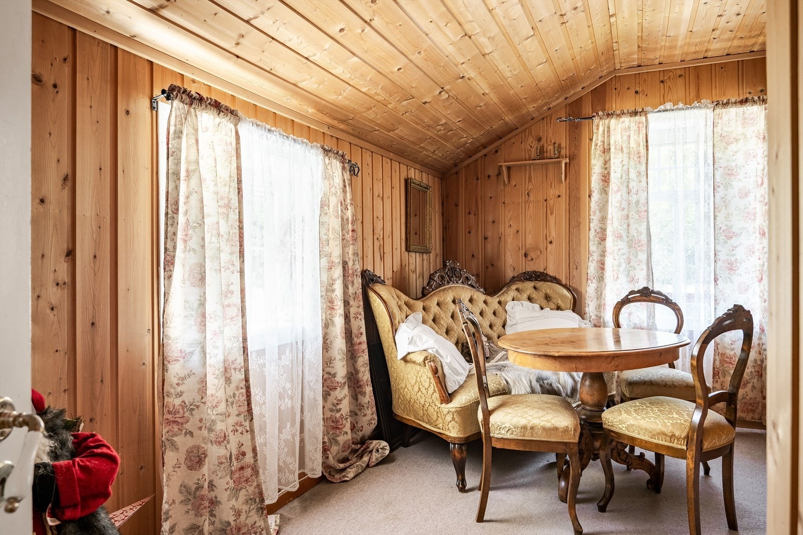 Soverom 3 er er et koselig rom som i dag er innredet som en ekstra stue. Galleribilde