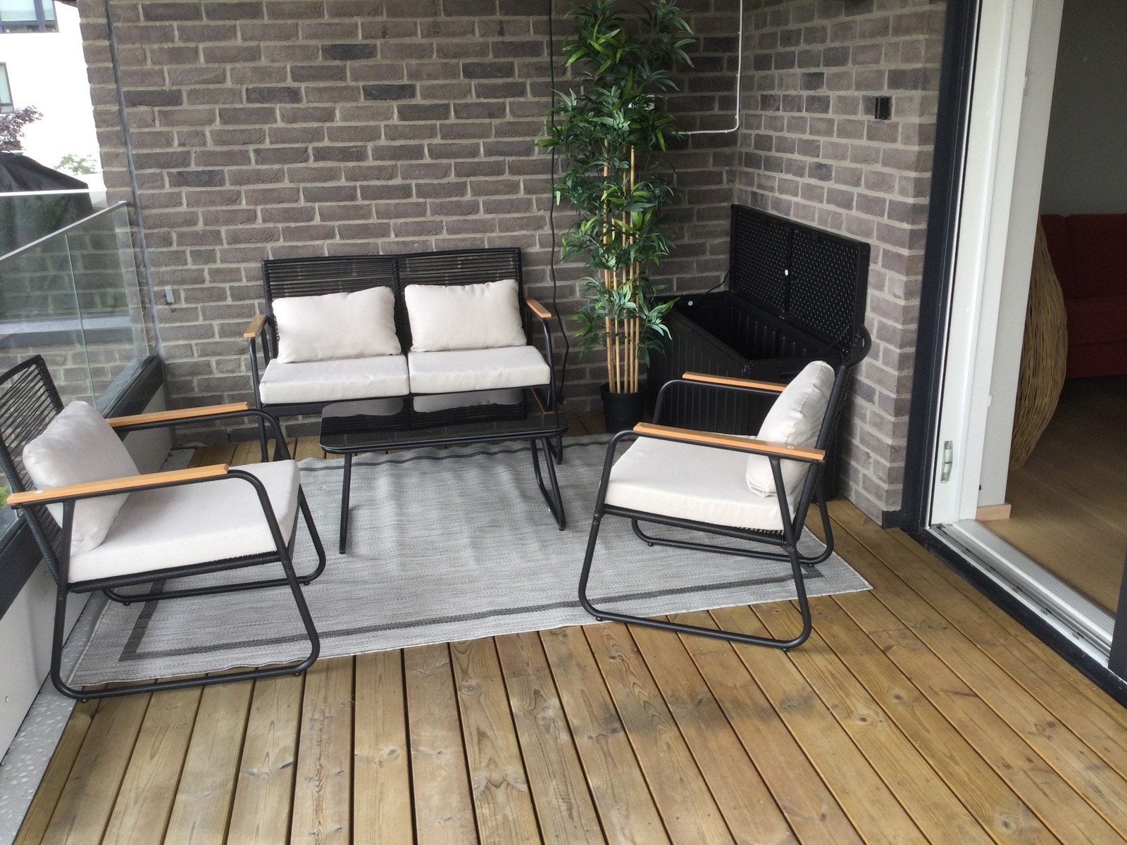 Hyggelig sone på terrasse. Galleribilde