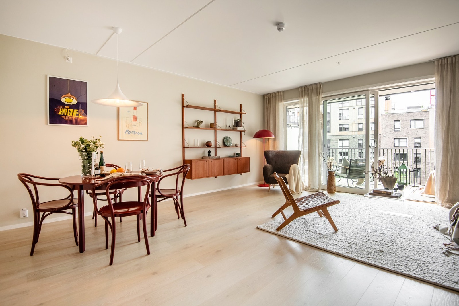 Her får du en moderne bolig fra 2024 som kombinerer smarte løsninger, gode kvaliteter og en planløsning som passer både for par, småbarnsfamilier Galleribilde