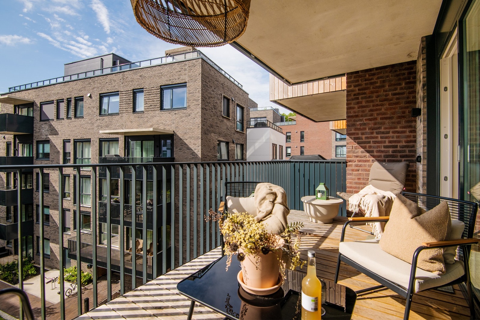 Velkommen Frysjaveien 40B - en stilren leilighet beliggende i 4. etasje med heisadkomst. Galleribilde