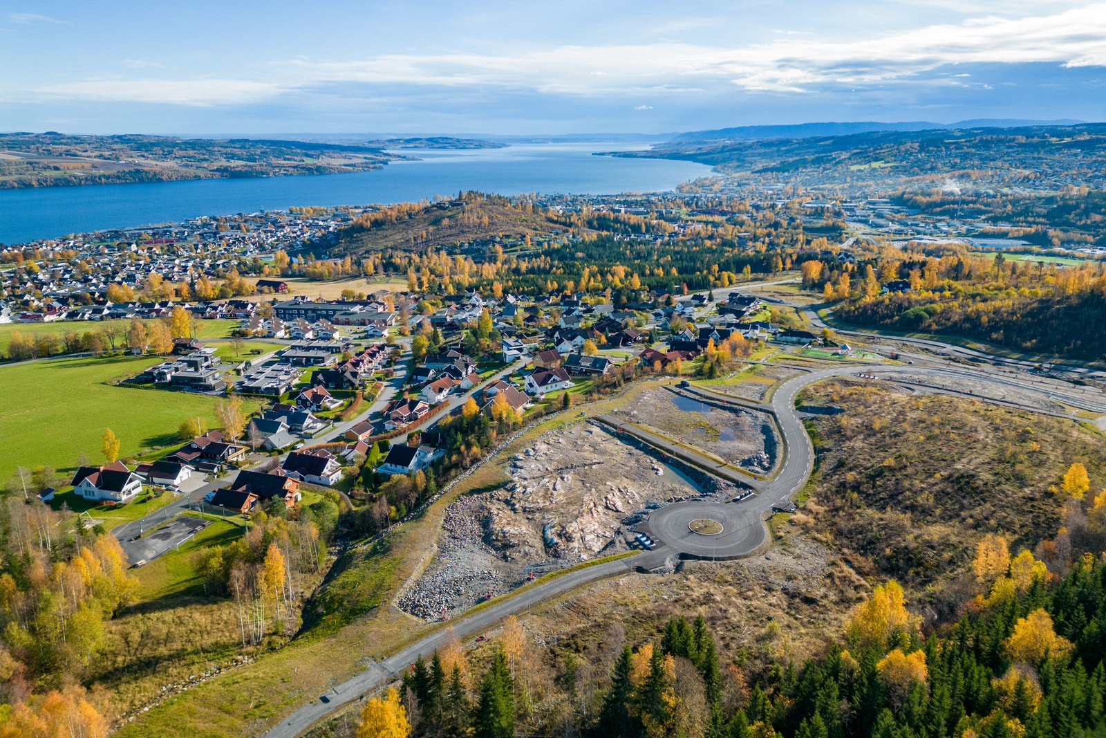 Tomtene ligger flott plassert på Gjøvik`s tak! Galleribilde