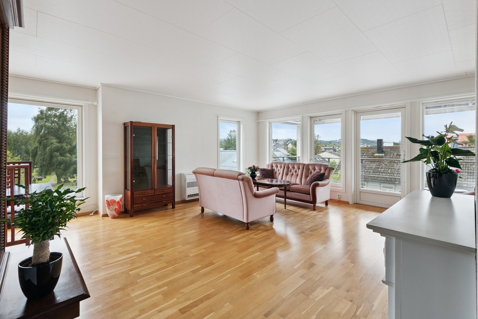 Fra stuen har man enkel adkomst til privat veranda. Galleribilde