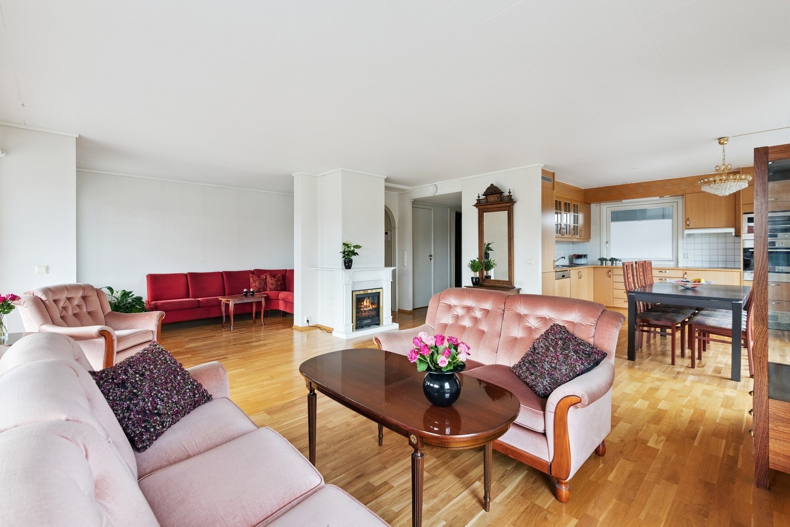 Leiligheten varmes opp med strøm og varmepumpe. Galleribilde