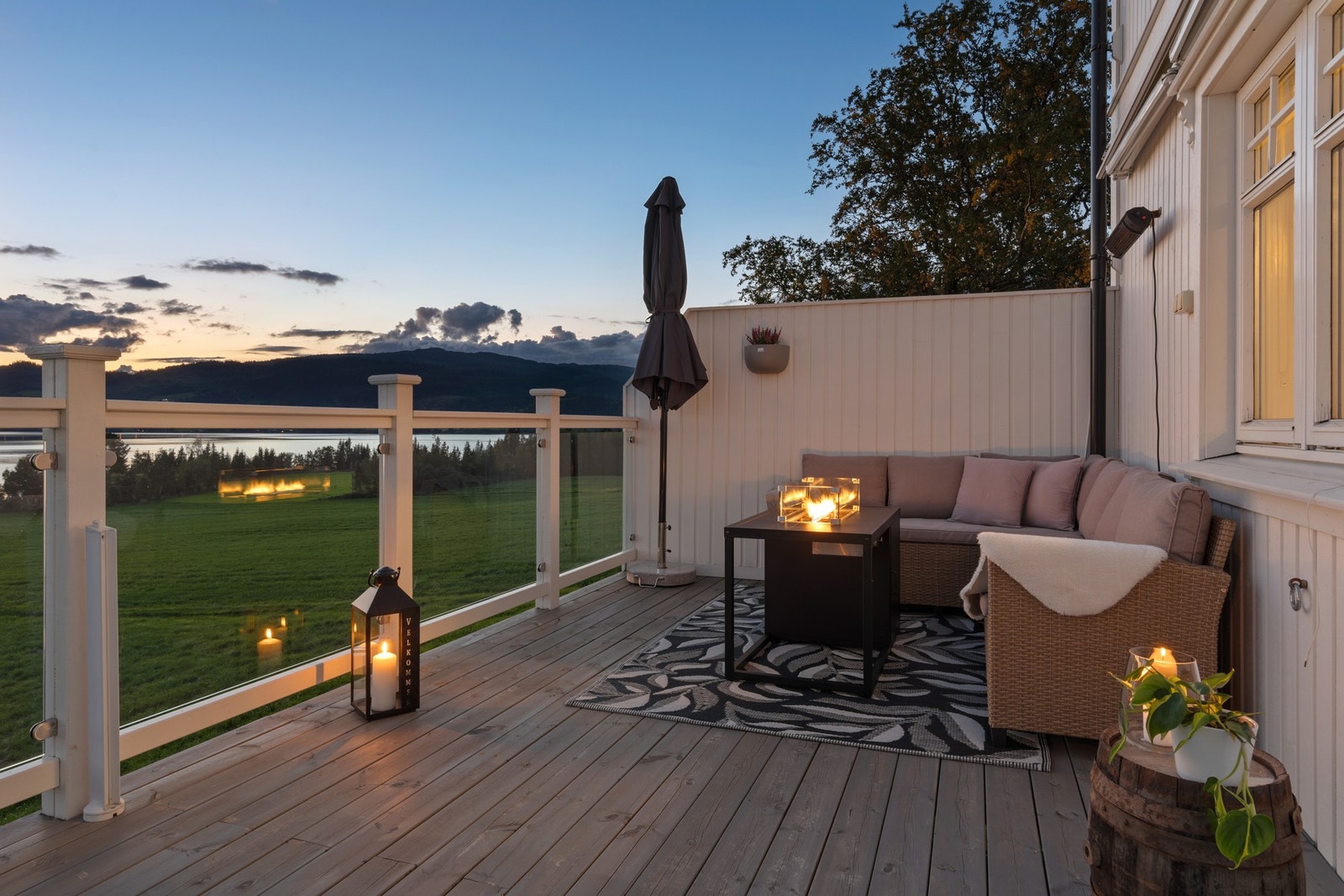 Størrelsen på terrassen gir gode muligheter for ønsket møblement. Galleribilde