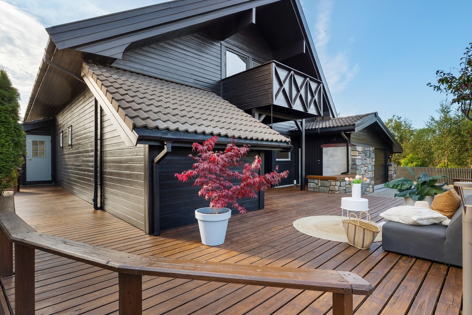 Egen inngang til utleiedelen (ikke godkjent) Galleribilde