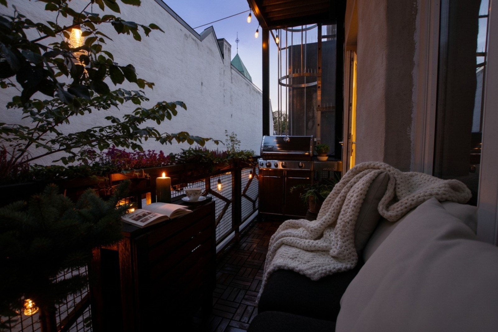 - Kveldsbilde av balkong_Bilde fra selger - Galleribilde