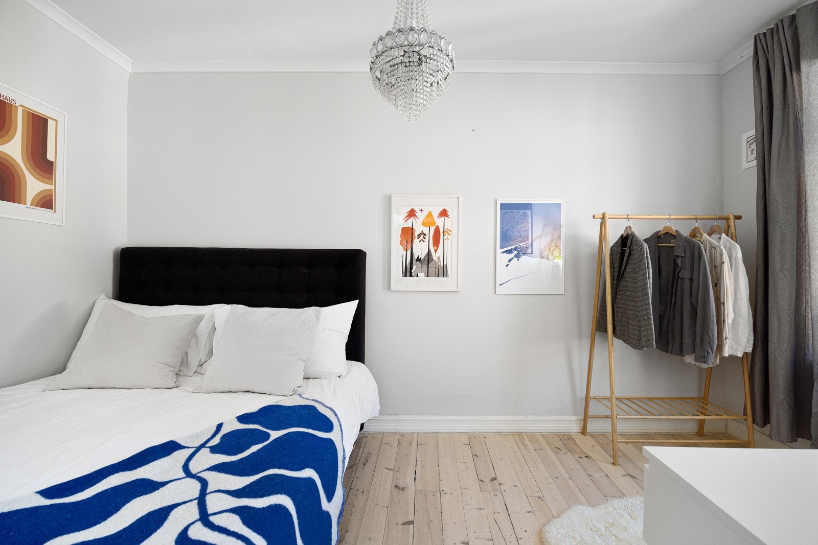 - Soverom II har adkomst via dobbel fløydør fra stue - Galleribilde