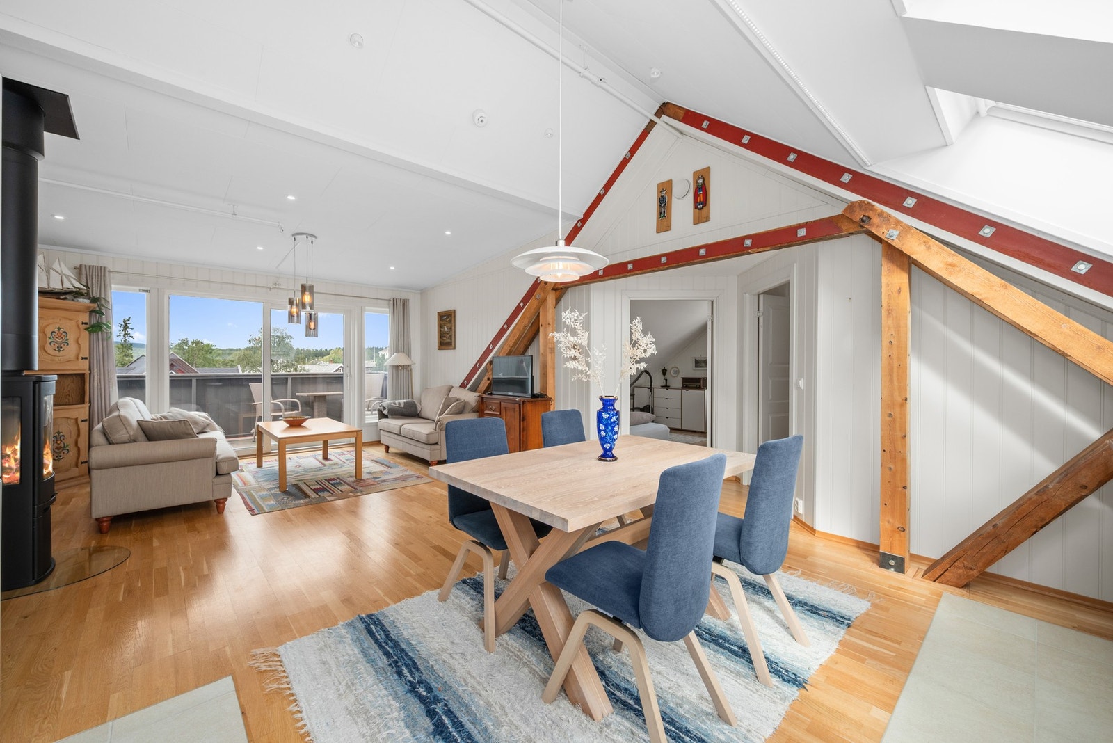 God plass til spiseareal. Galleribilde