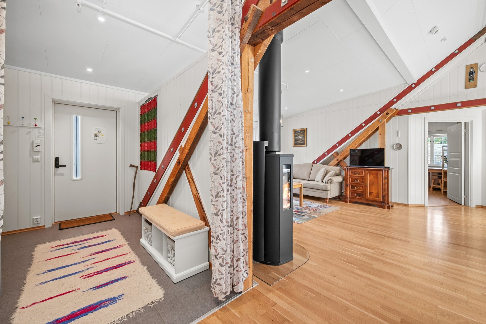 Leiligheten byr på en lett og fin planløsning. Galleribilde