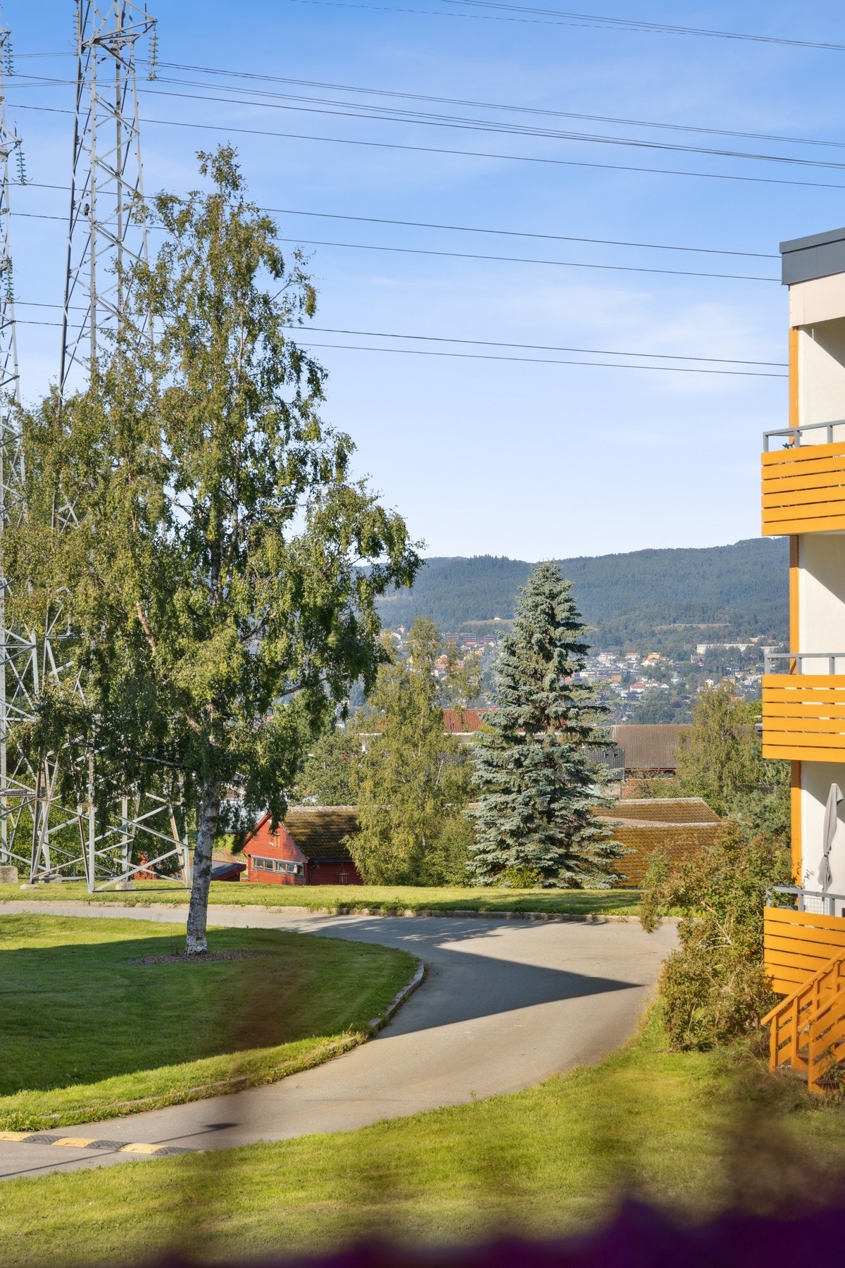 For de turglade byr Estenstadmarka på flotte turmuligheter året rundt, med lysløyper om vinteren og fine turstier resten av året. Galleribilde