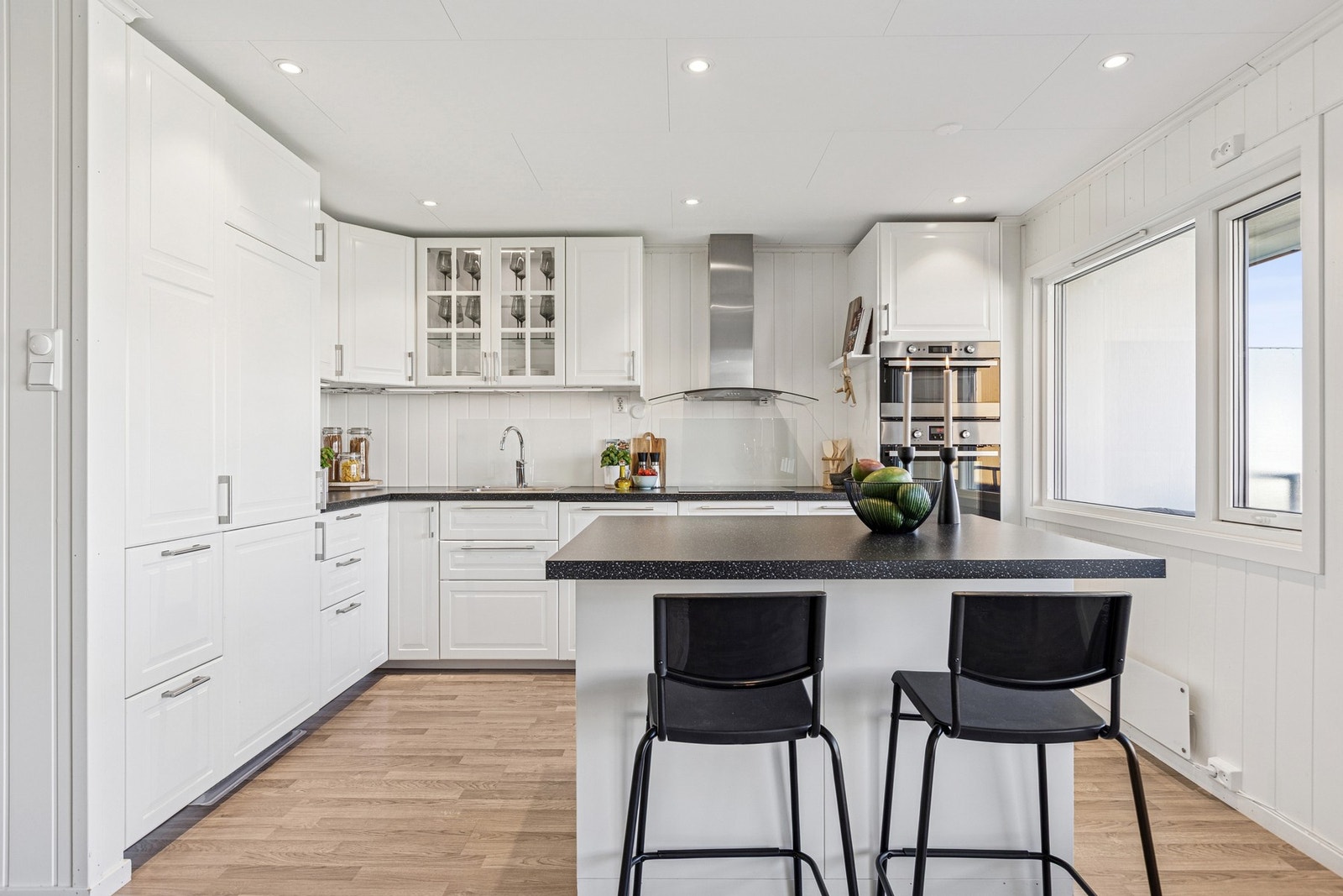 Velkommen til denne innbydende 3-roms leiligheten i Vestlia. Galleribilde