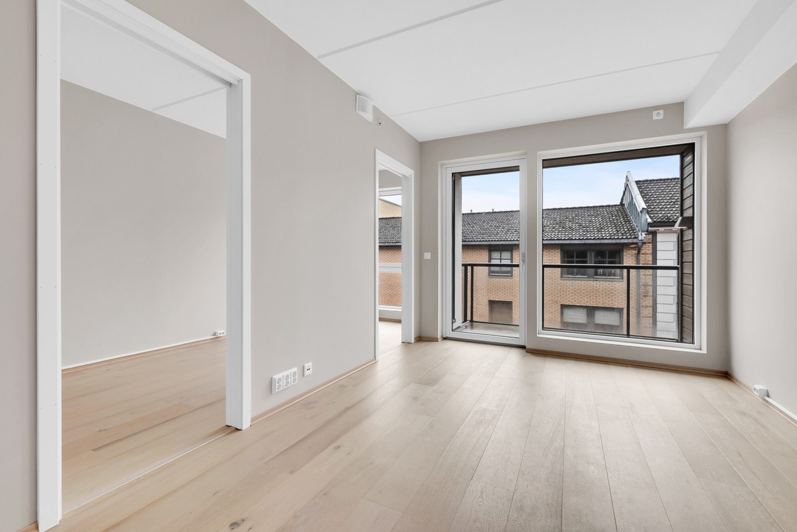 Stuen har en takhøyde på 256 cm, Galleribilde