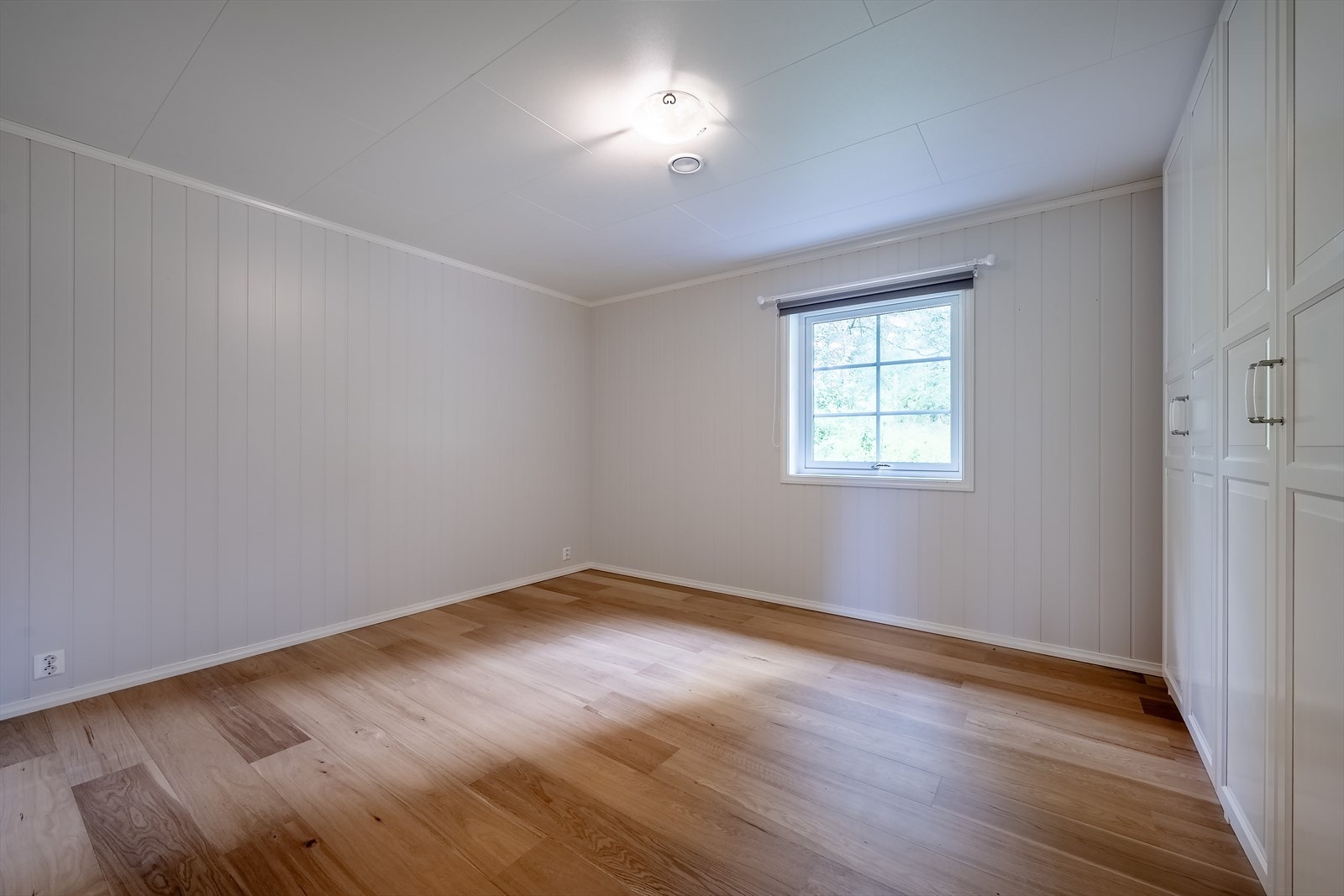 Soverommet i 1. etasje er hele 15 m² Galleribilde