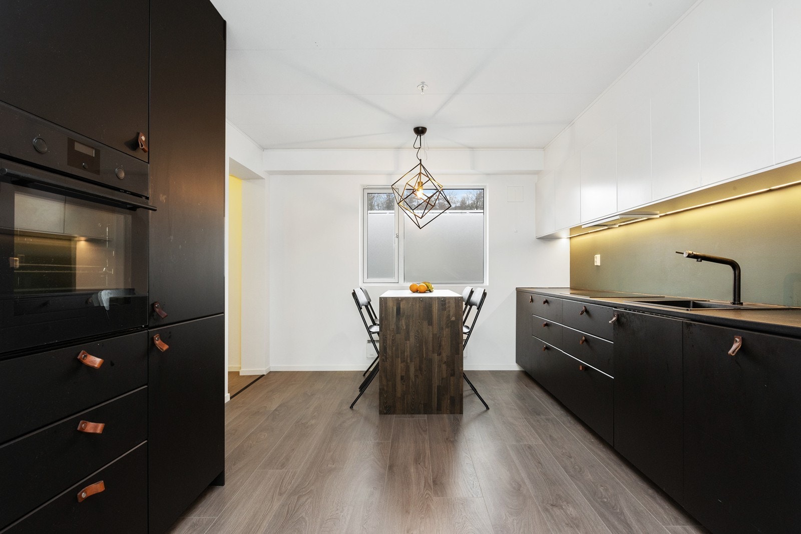 Kjøkken og spiseplass Galleribilde