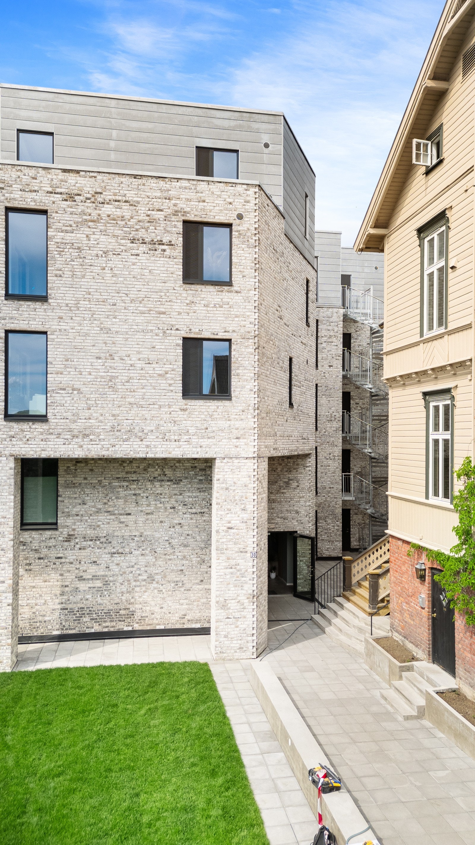 Lekkert inngangsparti som nå er snart ferdig opparbeidet Galleribilde