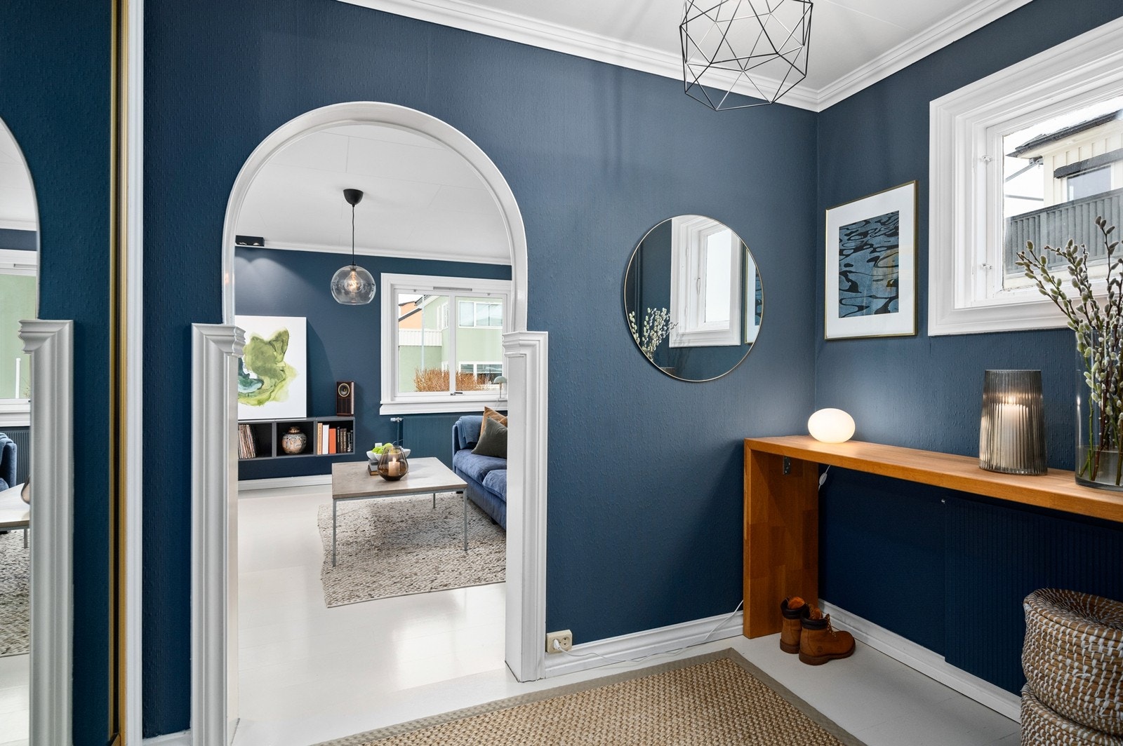 Ny innmat/nye sikringer i sikringsskap og nylig utført el-kontroll av hele det elektriske anlegget Galleribilde