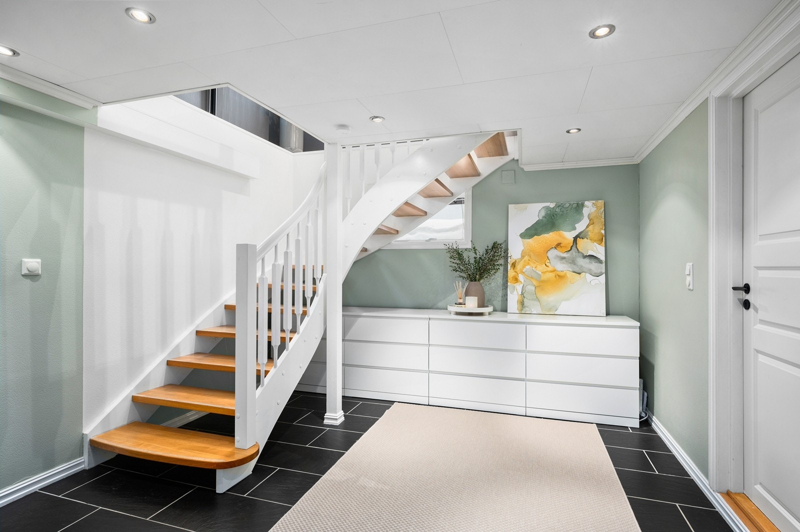 Trappegang mellom 1. etasje og kjeller (ikke byggemeldt) Galleribilde