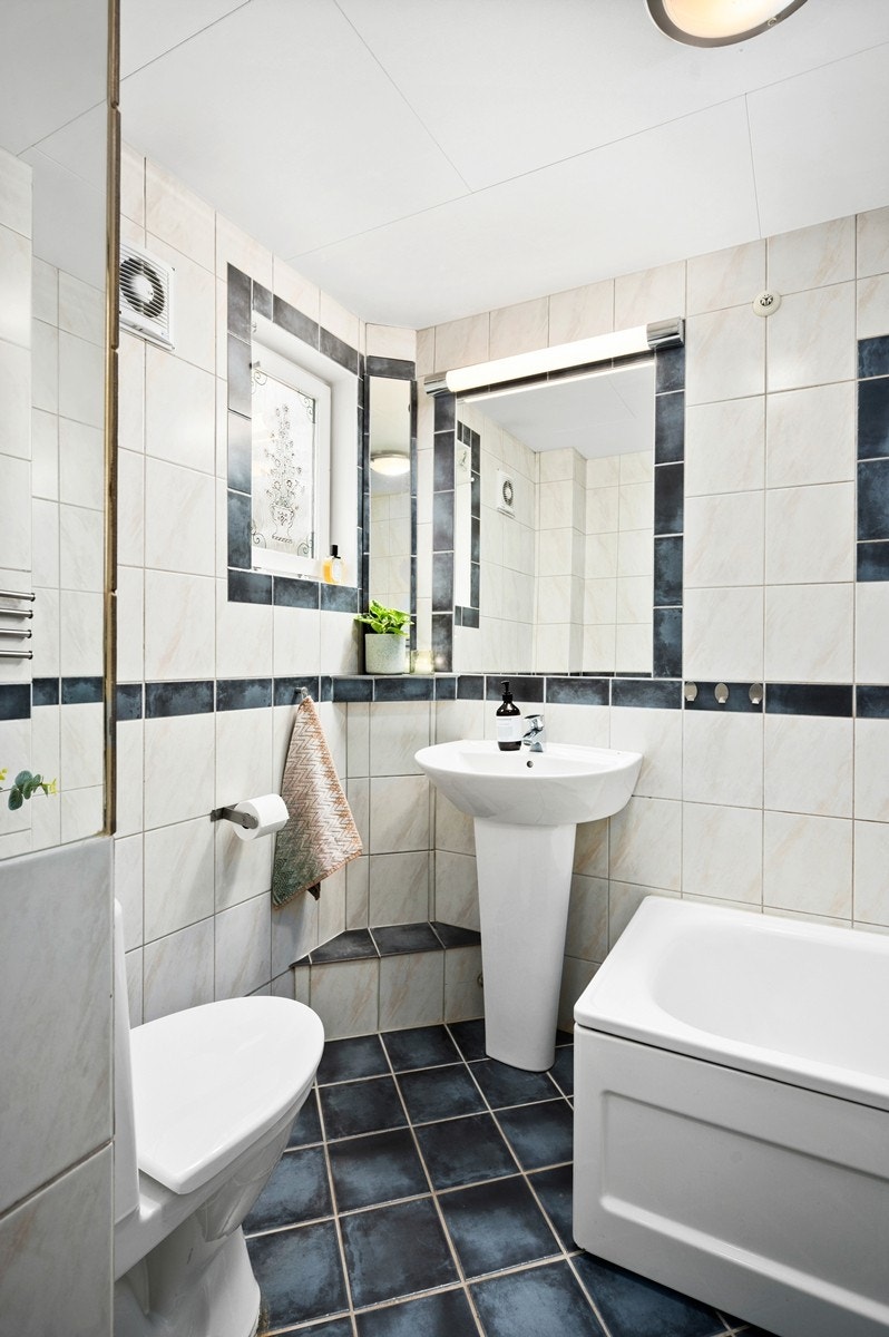 Flislagt bad med varmekabler i gulv Galleribilde