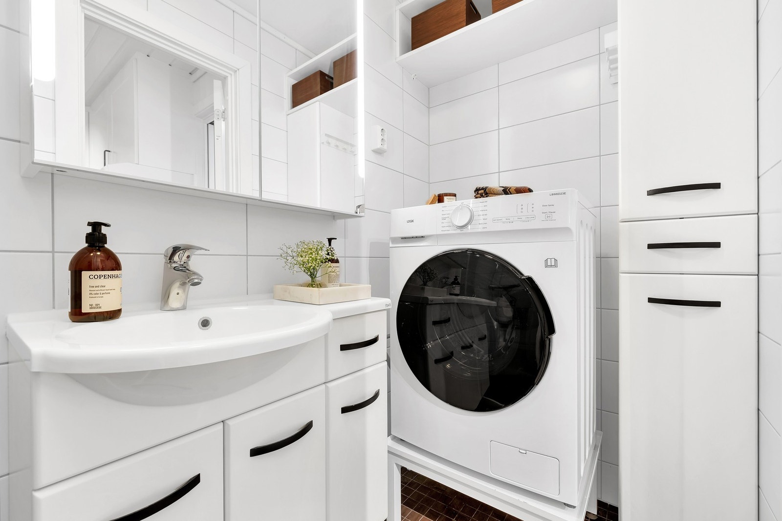 Opplegg til vaskemaskin på badet. Galleribilde